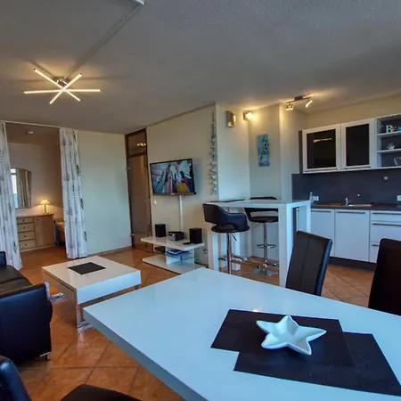 - Haus B, App 0b0310